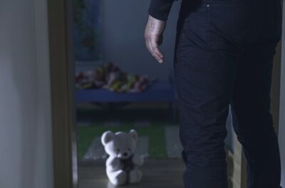 虐兒7年「國小打到高中」不給飯吃　靠營養午餐果腹他重度憂鬱