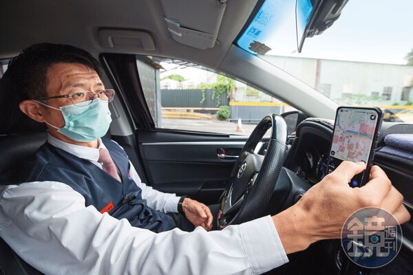 台灣大車隊旗下的多元計程車將於農曆年前跟進「費率浮動機制」。