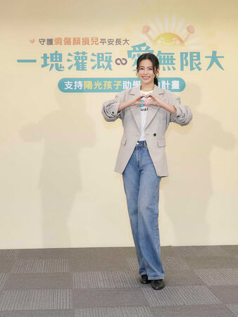 越夜越美麗1／Selina全身包緊緊二胎傳聞撲朔迷離　小徐凌晨現身神秘動向曝光