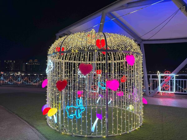 ▲2026辰光橋光雕展2/14點燈。（圖／高灘處提供）