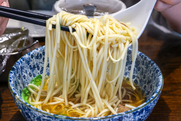 ▲▼鄧師傅牛肉麵 無菜單料理。（圖／部落客陳小可的吃喝玩樂授權提供）