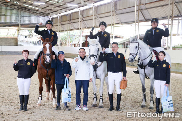 ▲▼  （過年留稿）侯友宜化身一日騎警          。（圖／新北市政府提供）