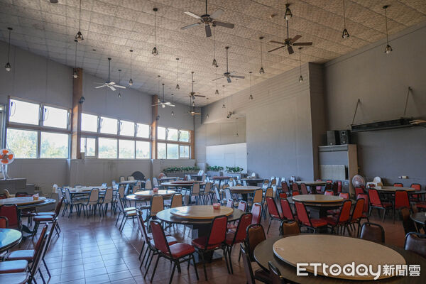 ▲新竹南寮萬昌造船廠,新漁人碼頭海鮮餐廳由第五代造船師、也是謝家唯一女性傳人的謝慧萍經營。（圖／記者彭懷玉攝）