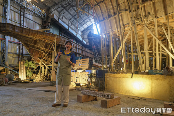 ▲新竹南寮萬昌造船廠,新漁人碼頭海鮮餐廳由第五代造船師、也是謝家唯一女性傳人的謝慧萍經營。（圖／記者彭懷玉攝）