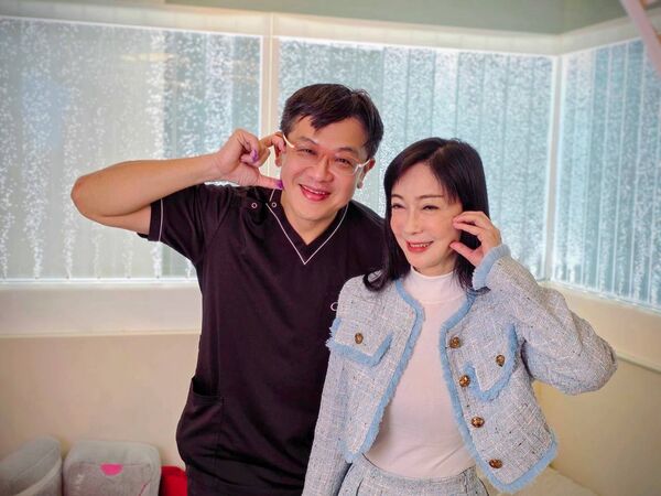 ▲顧婕與張光正醫師。（圖／真美學診所）