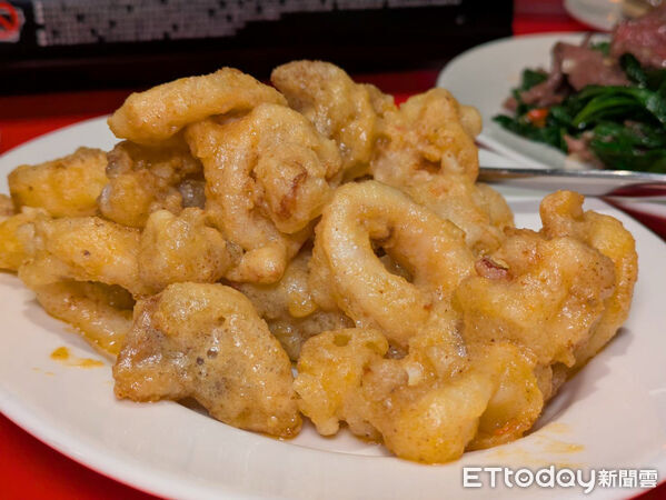 ▲民生輝轉型改賣麻辣鍋　主打「連湯底都能喝」的台式溫柔。（圖／記者黃士原攝）