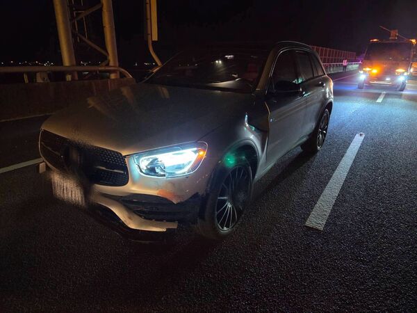 ▲▼老翁騎三輪車逆向衝國道　被2輛賓士「撞粉碎」1死1傷。（圖／記者楊永盛翻攝）