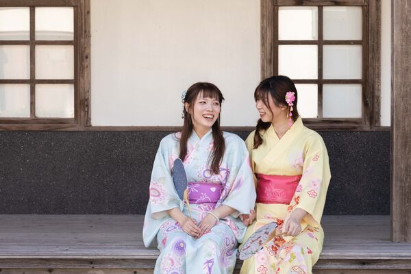 ▲綠舞非假日專案旅客入住可選經典浴衣體驗、和菓子手作、SASA Play灑畫擇一參加。（圖／綠舞提供）