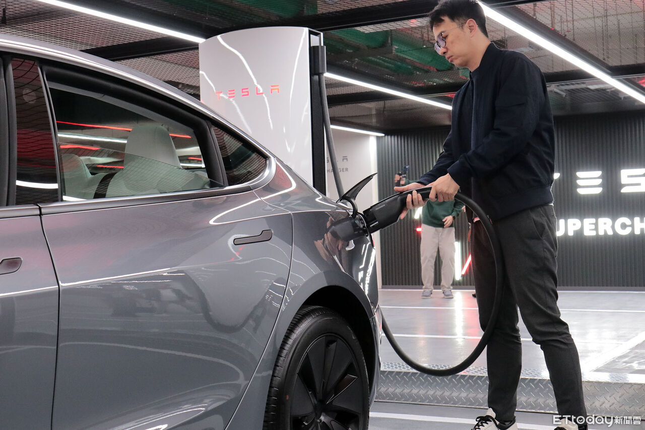 ▲特斯拉車主「限時3天免費充電」！台北大巨蛋超充站啟用推優惠。（圖／記者張慶輝攝）