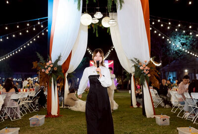 太浪漫!新人合唱婚禮神曲…下一秒「原唱本人現身」新娘當場哭了