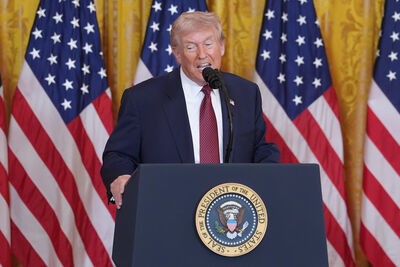 台灣免驚？川普關稅違法　紐時分析：晶片豁免「紡織農產」受影響