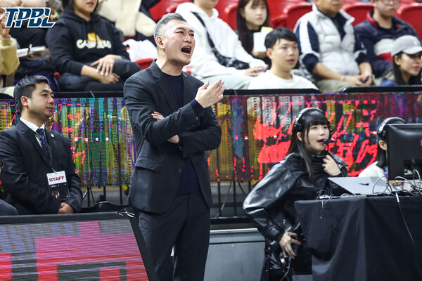 ▲海神賽克維奇、胡瓏貿、朱永弘，戰神許皓程、丁聖儒。（圖／TPBL提供）