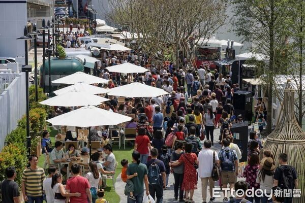 ▲逆風拼國旅，喔熊驚喜現身日月町，春節豪抽十萬住宿大獎。（圖／日月町複合式商場 Hizuki Town提供）