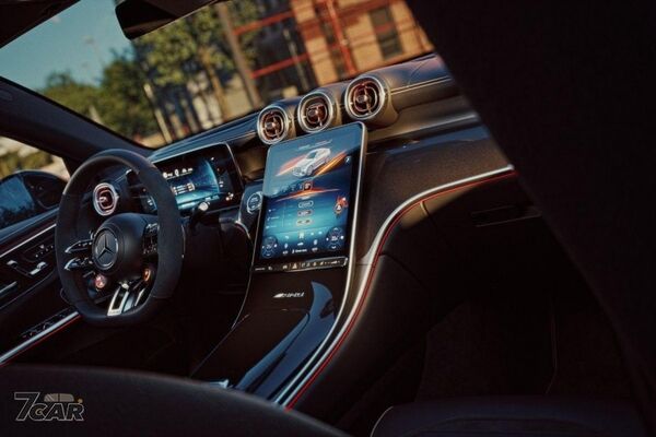 六缸引擎再進化！首度導入 Drift Mode　Mercedes-AMG 發表 GLC 53 4MATIC+ 車系