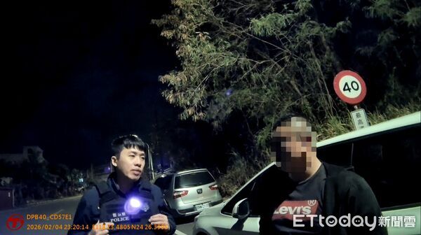 ▲▼金湖分局執行路檢勤務查獲無照駕駛及疑涉毒駕的章姓男子。（圖／金門縣警察局金湖分局提供）