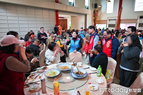 ▲▼花蓮吉安鄉公所在銘師父餐廳舉辦0403地震受災戶與賑災英雄圍爐傳愛活動。（圖／吉安鄉公所提供，下同）