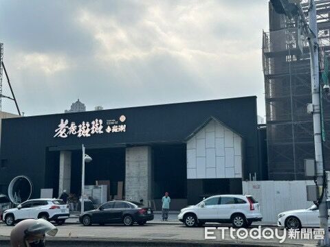 ▲▼   崇德路老虎斑斑          。（圖／記者陳筱惠攝）