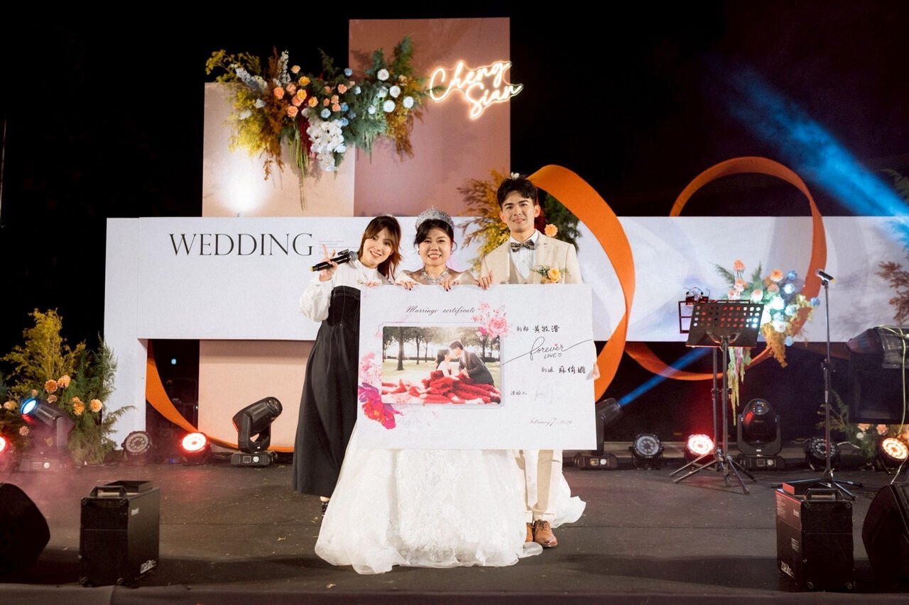▲▼  陳佩賢驚喜現身婚禮 。（圖／福茂提供）