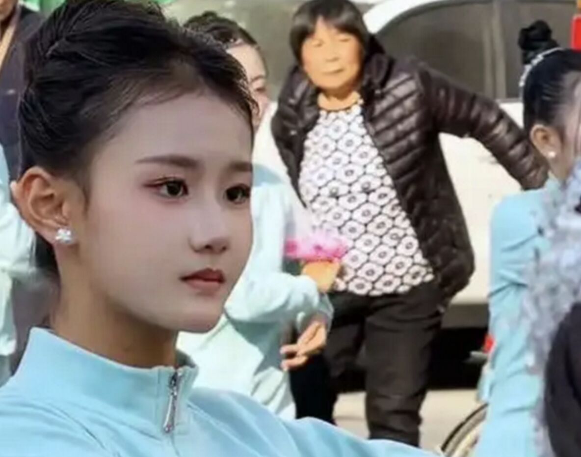 ▲潮汕女孩張羽彤擁有一張「古典美人」臉在陸網爆紅。（圖／翻攝微博）