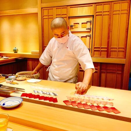 ▲2017年開幕的鮨己越，現在已是高雄一位難求的壽司店。（圖／取自鮨己越臉書）