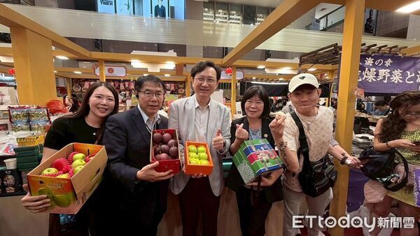 ▲台南蜜棗連續4週空運新加坡，每週銷售突破800公斤。（圖／童振源臉書，下同）