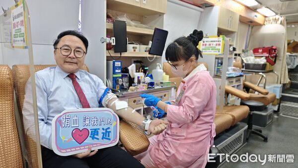 ▲▼  朴醫挽袖送暖　醫起熱血迎新春  。（圖／朴子醫院提供）