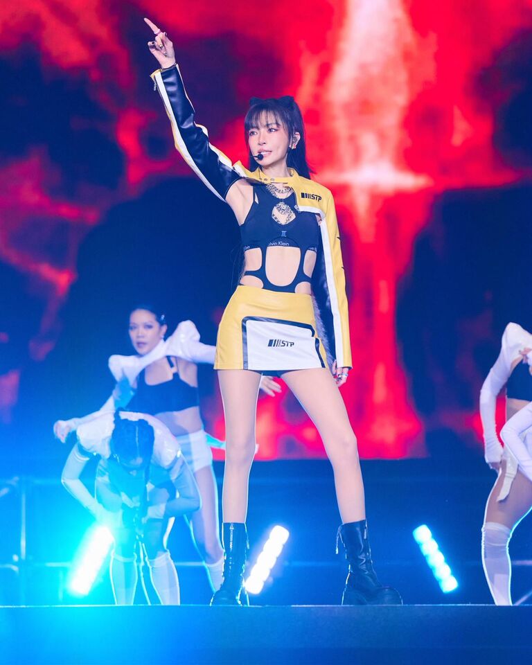 ▲▼ 謝金燕出席鴻海尾牙 。（圖／一直打不倒有限公司提供）