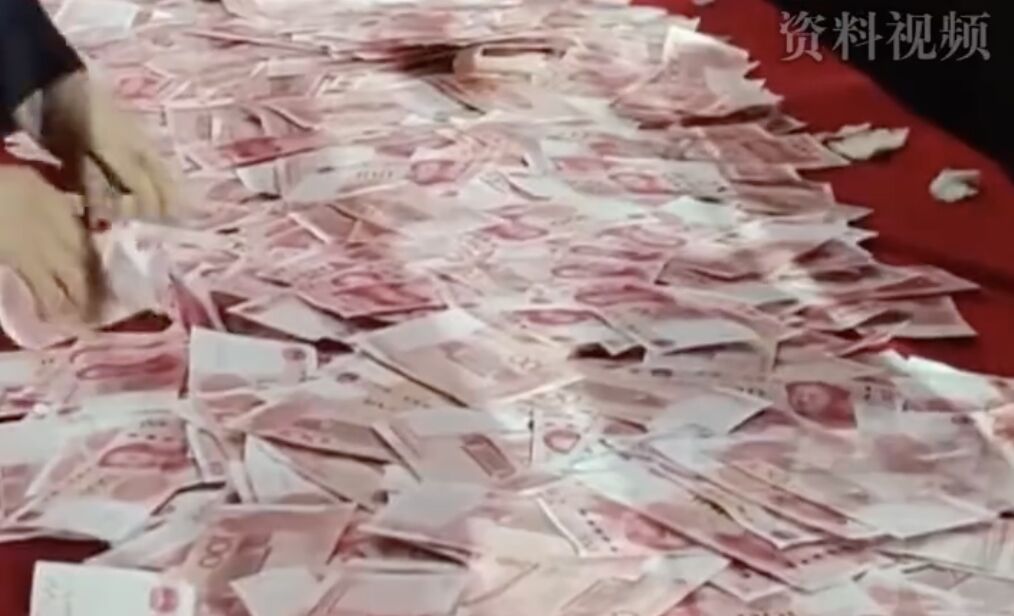 ▲河南礦山機具老闆崔培軍將利潤返還員工。（圖／翻攝大象新聞）