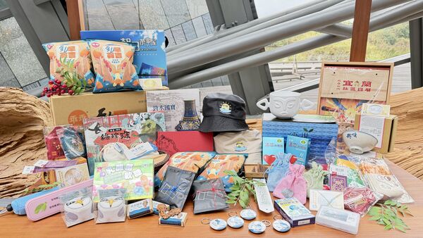 ▲▼蘭陽博物館展出的故宮國寶肉形石等文物。（圖／蘭陽博物館提供，下同）