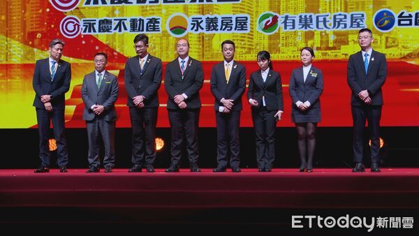 ▲永慶加盟四品牌北台灣尾牙 八三夭、丁噹、陳勢安、理想混蛋輪番上陣席開920桌▼             。（圖／記者鄭遠龍攝）