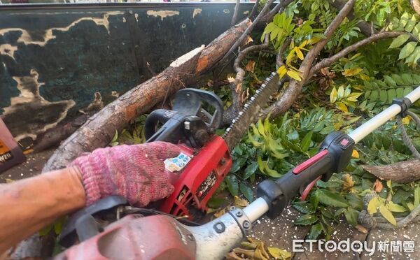 ▲▼台中工人電鋸受傷。（圖／記者許權毅攝）