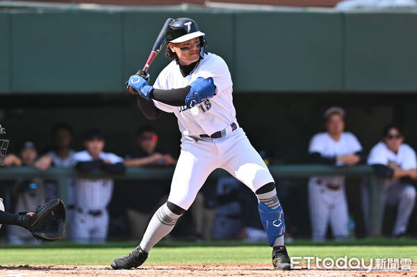 ▲▼2026WBC經典賽中華隊自辦熱身賽,張育成。（圖／記者李毓康攝）