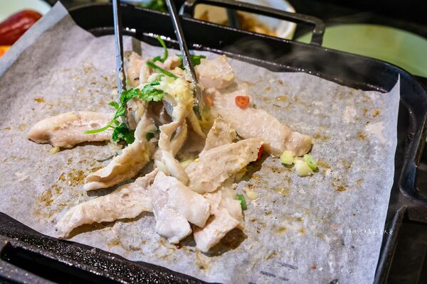 ▲▼夯夯麻辣火鍋蘆洲店。（圖／部落客陳小可的吃喝玩樂授權提供）