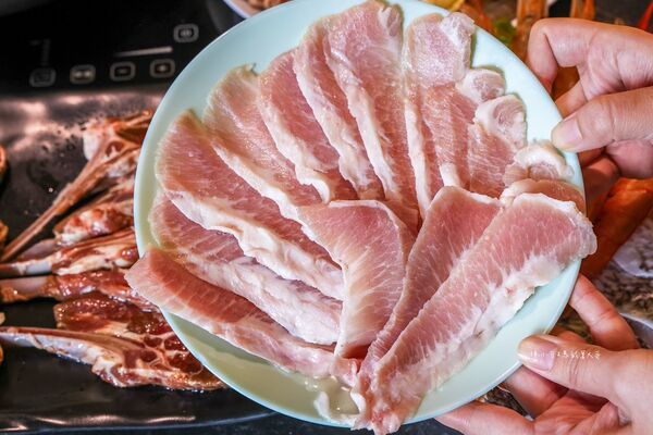 ▲▼夯夯麻辣火鍋蘆洲店。（圖／部落客陳小可的吃喝玩樂授權提供）