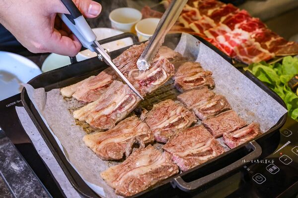 ▲▼夯夯麻辣火鍋蘆洲店。（圖／部落客陳小可的吃喝玩樂授權提供）