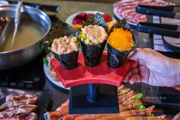 ▲▼夯夯麻辣火鍋蘆洲店。（圖／部落客陳小可的吃喝玩樂授權提供）