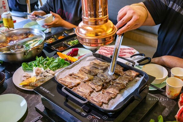 ▲▼夯夯麻辣火鍋蘆洲店。（圖／部落客陳小可的吃喝玩樂授權提供）