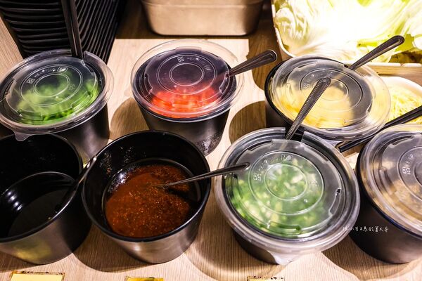 ▲▼夯夯麻辣火鍋蘆洲店。（圖／部落客陳小可的吃喝玩樂授權提供）