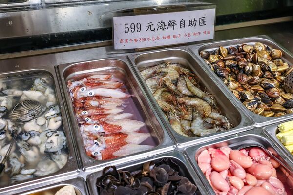 ▲▼夯夯麻辣火鍋蘆洲店。（圖／部落客陳小可的吃喝玩樂授權提供）