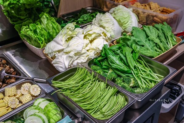 ▲▼夯夯麻辣火鍋蘆洲店。（圖／部落客陳小可的吃喝玩樂授權提供）