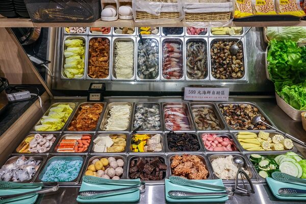 ▲▼夯夯麻辣火鍋蘆洲店。（圖／部落客陳小可的吃喝玩樂授權提供）