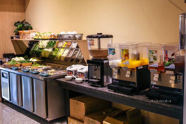 ▲▼夯夯麻辣火鍋蘆洲店。（圖／部落客陳小可的吃喝玩樂授權提供）