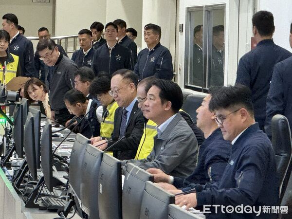 ▲▼總統賴清德、交通部長陳世凱赴台北車站視察春節疏運。（圖／記者李姿慧攝）