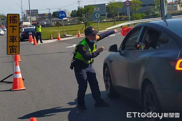▲▼   初三初四高乘載啟動　嘉市警全面疏導守護春節順暢  。（圖／嘉義市警局提供）