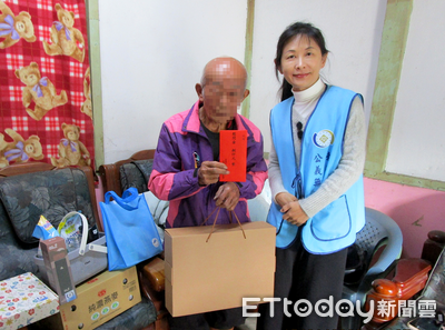 84歲翁回收半個月賺1500　執行署分署不追罰款先贈慰問金