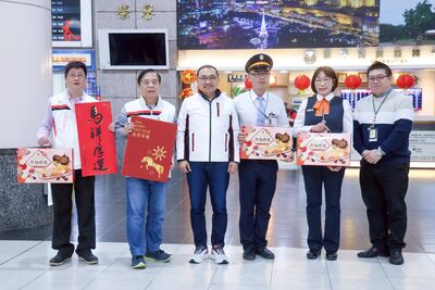 春節連假前夕巡視板橋車站　侯友宜：運能提升確保返鄉順暢