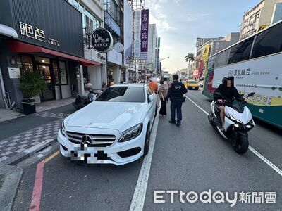 詭異！賓士停路邊車頂被放醫療針頭...民眾嚇壞　鎖定1醫師