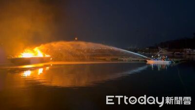 布袋漁港火燒船！電瓶接電時突爆炸　船長全身燒燙傷送醫　