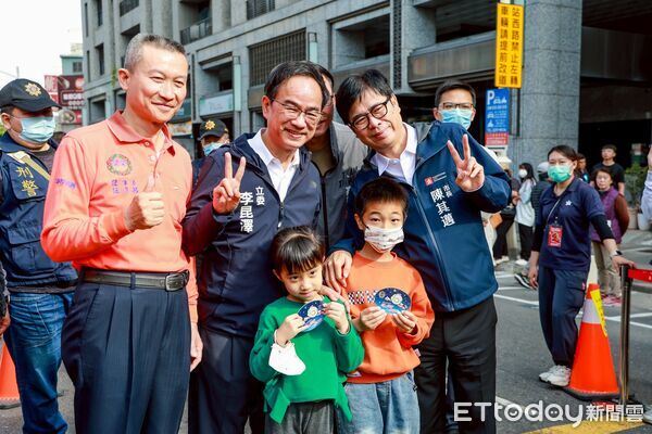 ▲▼ 過年捕捉野生邁邁！陳其邁連發6天「春節小紅包」　完整行程公布。（圖／記者賴文萱翻攝）