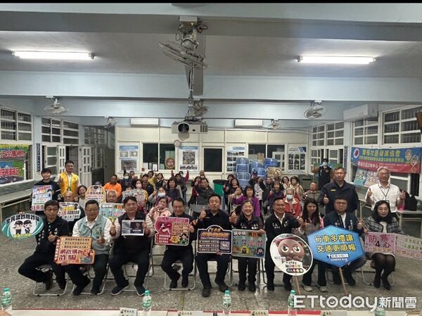 ▲▼   民雄分局推智慧社區：從防詐騙到社區共治全面宣導  。（圖／民雄分局提供）